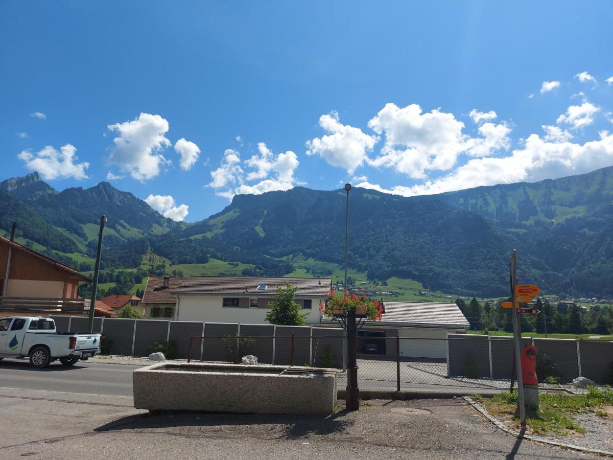 Appartement Voute En Gruyere Dans L'Intyamon Enney Exterior photo